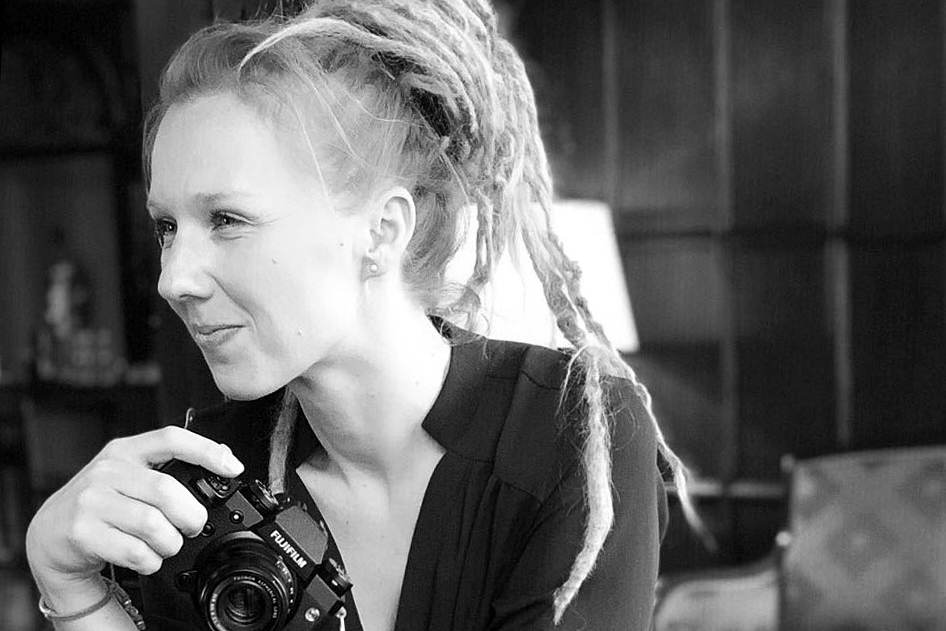 Portrait der Fotografin und FUJIFILMSchool Dozentin Lisa Kristin Schrötter