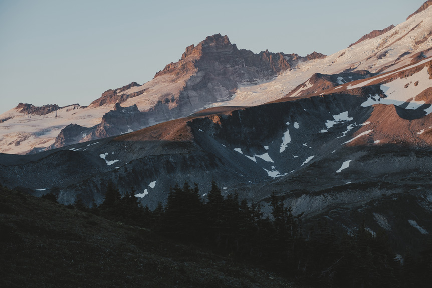 Travel photographer Mio Monasch uses FUJINON XF50mmF1.0 R WR to make landscape images. Mountain range at golden hour.